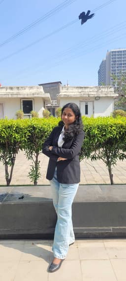 Photo of ourTeam.members.gargi.name
