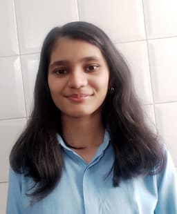 Photo of ourTeam.members.sonali.name